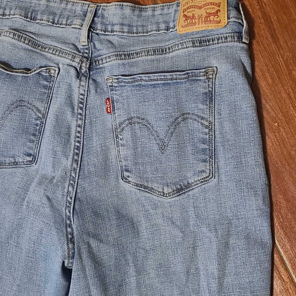 Levi classic mid rise skinny